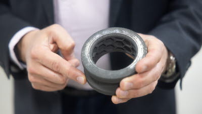 Insidan av en 3D-printad metallring Insidan av en 3D-printad metallring